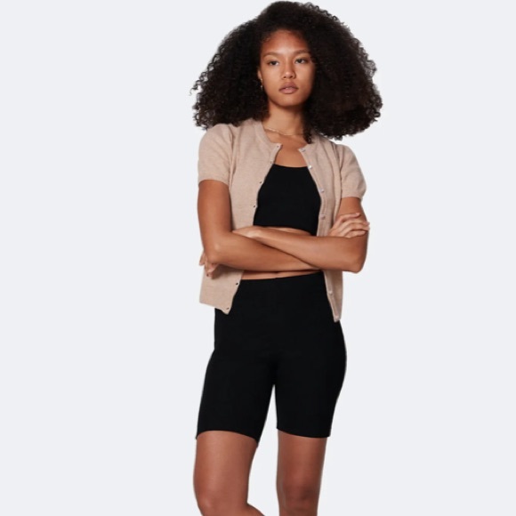 Paige Sweater
Billie the Label - Picture 4 of 9